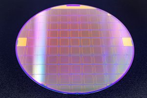 磷化铟(InP wafer)-重要的III-V族化合物半导体材料之一，是继Si、GaAs之后的新一代电子功能材料